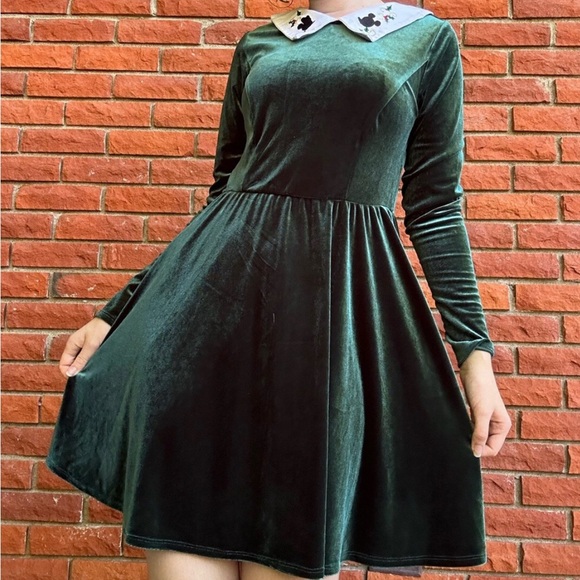 Disney Velvet Holiday Dress w/Pockets & Mickey Minnie Mouse Silhouette Collar 2X - Picture 8 of 16